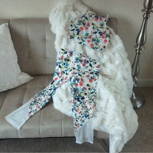 Fabletics Set- Small! Floral print gym set.
